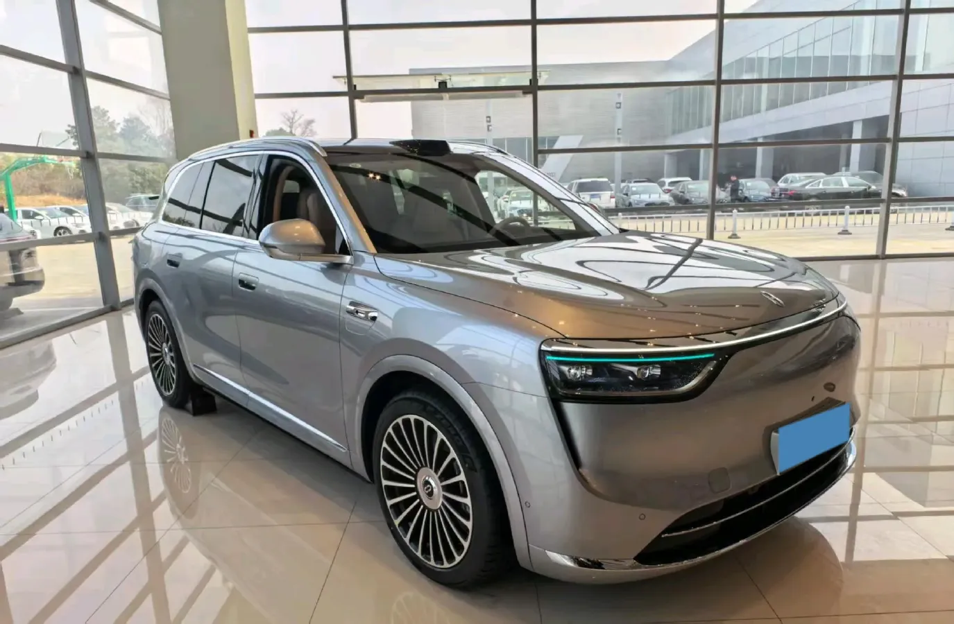2025 AITO AITO M8 REEV 160HP REEV 53.4KWH,autocango,china used car exporter,china ev exporter,chinese used car exporter,chinese used ev exporter