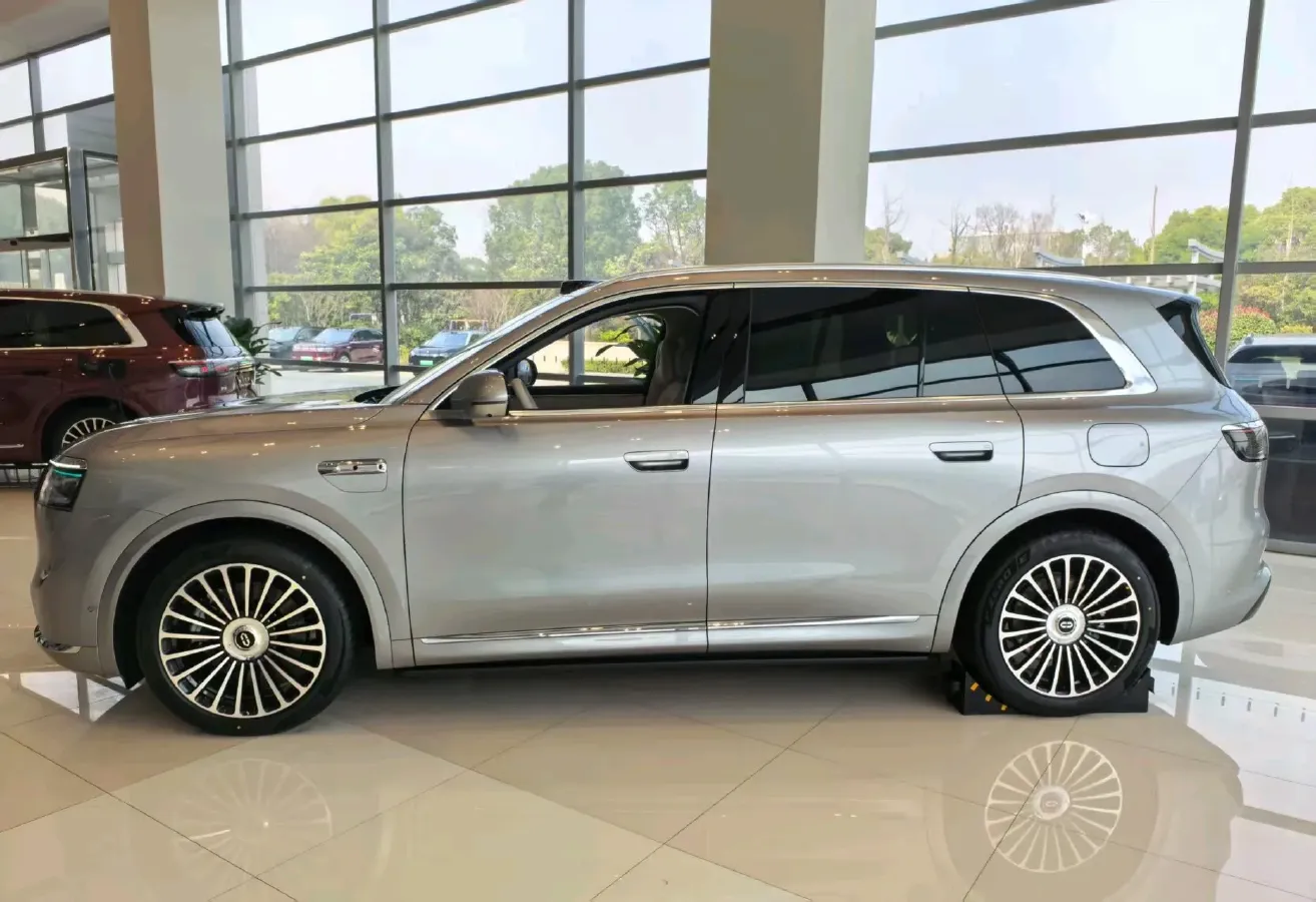 2025 AITO AITO M8 REEV 160HP REEV 53.4KWH,autocango,china used car exporter,china ev exporter,chinese used car exporter,chinese used ev exporter