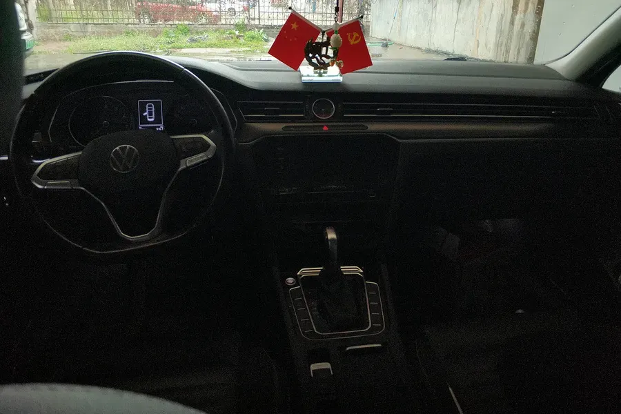 2020 Volkswagen Magotan 2.0T 186HP L4 7DCT,autocango,china used car exporter,china ev exporter,chinese used car exporter,chinese used ev exporter