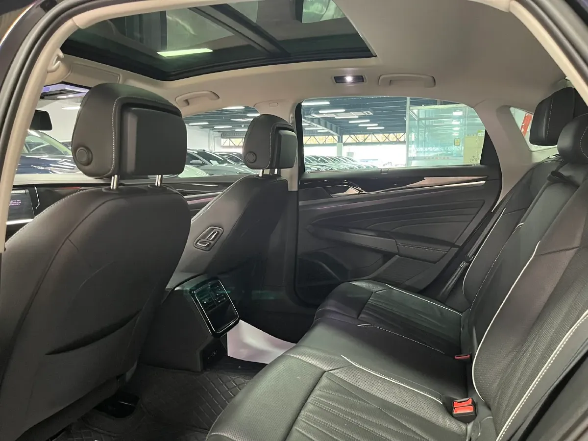 2022 Xpeng P7 BEV 60.2KWH,autocango,china used car exporter,china ev exporter,chinese used car exporter,chinese used ev exporter