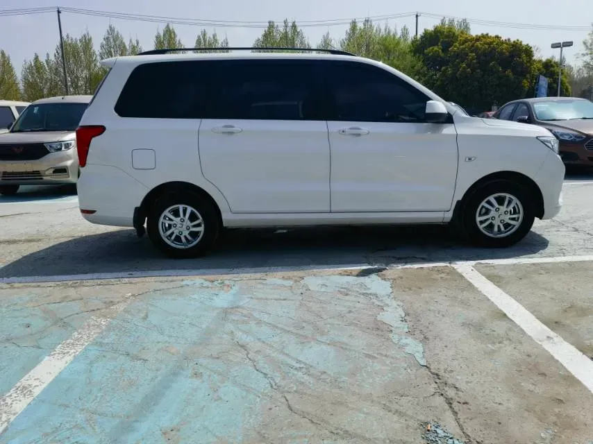 2021 WuLing HongGuang 1.5L 99HP L4 6MT,autocango,china used car exporter,china ev exporter,chinese used car exporter,chinese used ev exporter