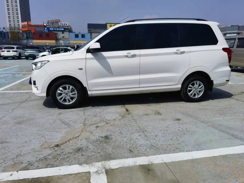 2021 WuLing HongGuang 1.5L 99HP L4 6MT,autocango,china used car exporter,china ev exporter,chinese used car exporter,chinese used ev exporter