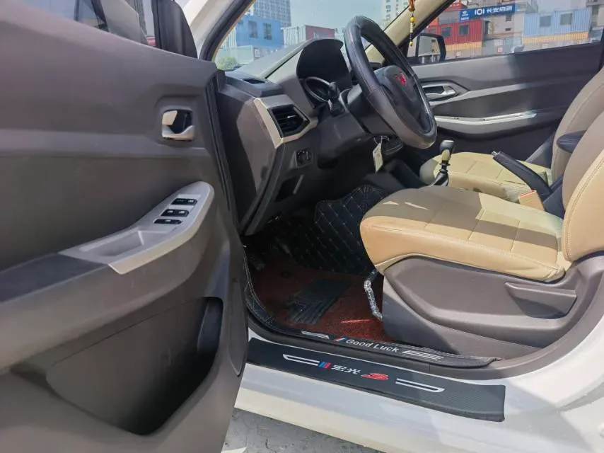 2021 WuLing HongGuang 1.5L 99HP L4 6MT,autocango,china used car exporter,china ev exporter,chinese used car exporter,chinese used ev exporter