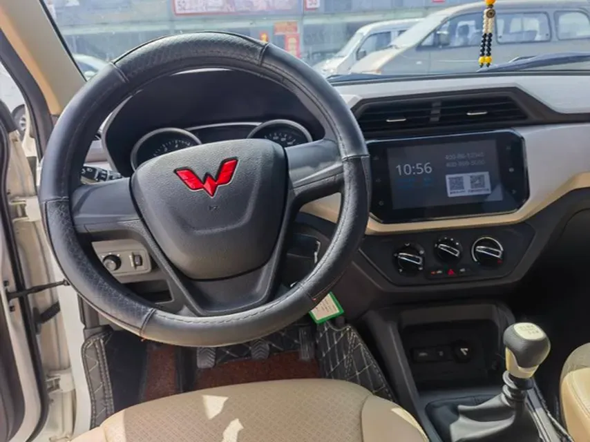 2021 WuLing HongGuang 1.5L 99HP L4 6MT,autocango,china used car exporter,china ev exporter,chinese used car exporter,chinese used ev exporter