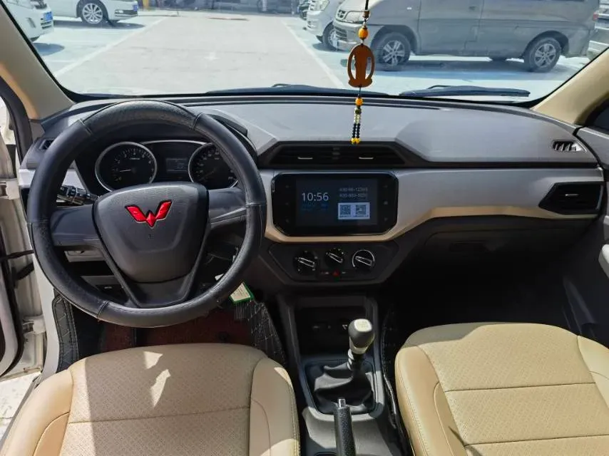 2021 WuLing HongGuang 1.5L 99HP L4 6MT,autocango,china used car exporter,china ev exporter,chinese used car exporter,chinese used ev exporter