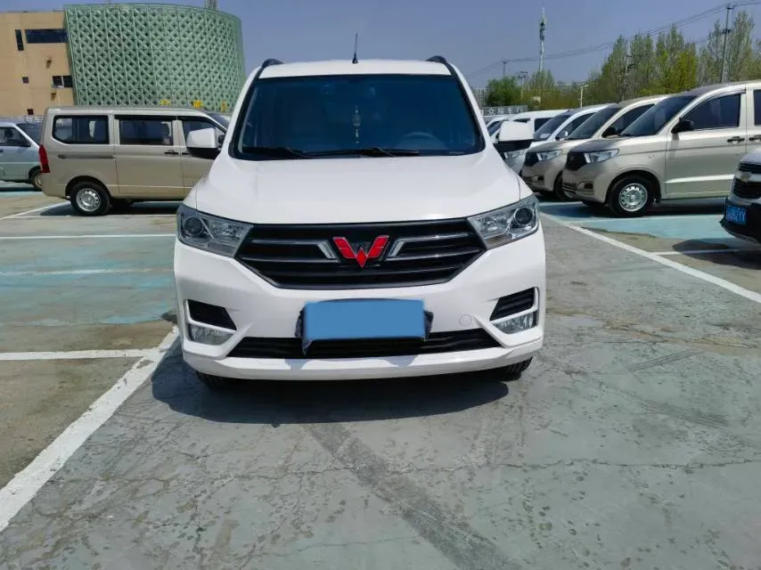 2021 WuLing HongGuang 1.5L 99HP L4 6MT,autocango,china used car exporter,china ev exporter,chinese used car exporter,chinese used ev exporter