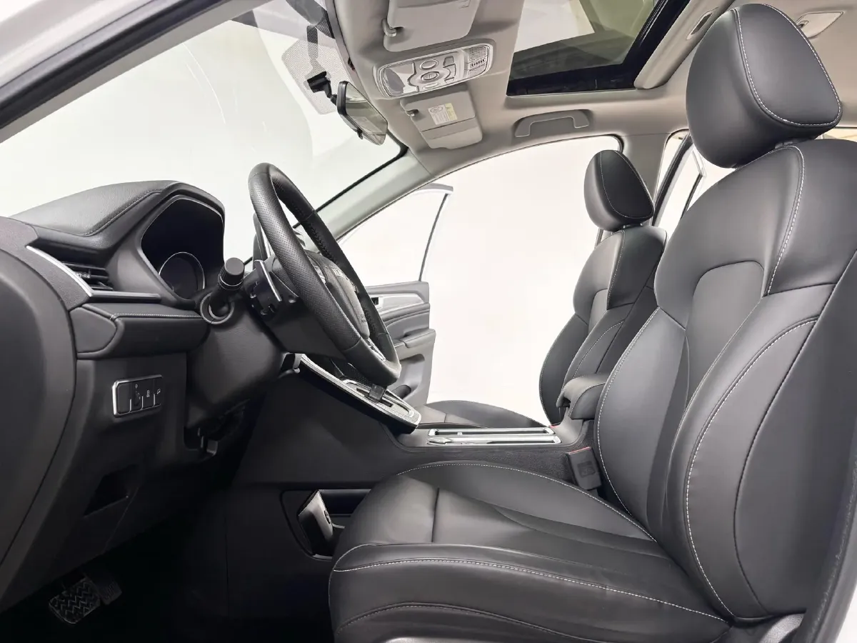 2023 Haval M6 1.5T 150HP L4 7DCT,autocango,china used car exporter,china ev exporter,chinese used car exporter,chinese used ev exporter