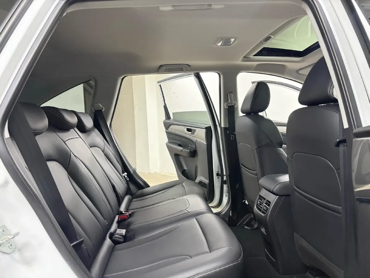 2023 Haval M6 1.5T 150HP L4 7DCT,autocango,china used car exporter,china ev exporter,chinese used car exporter,chinese used ev exporter