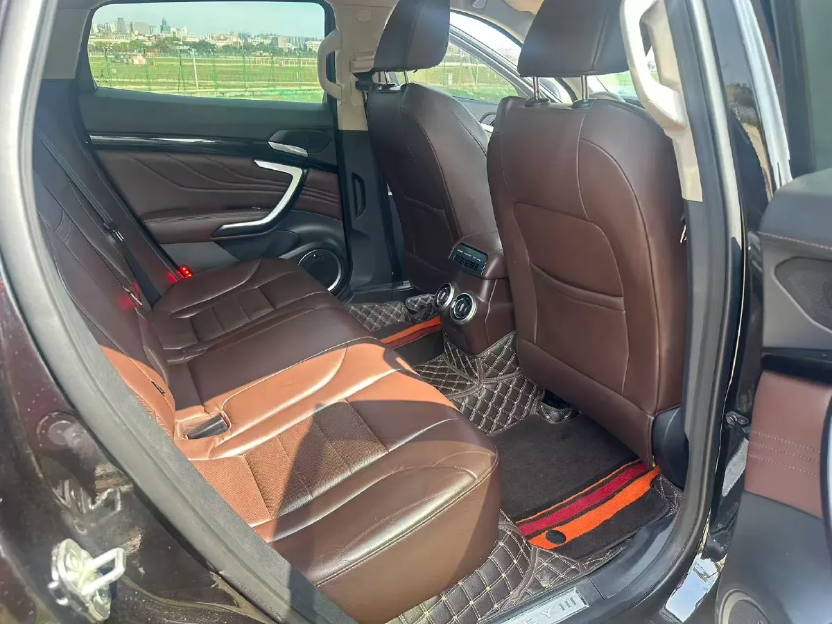 2017 WEY VV7 2.0T 234HP L4 7DCT,autocango,china used car exporter,china ev exporter,chinese used car exporter,chinese used ev exporter