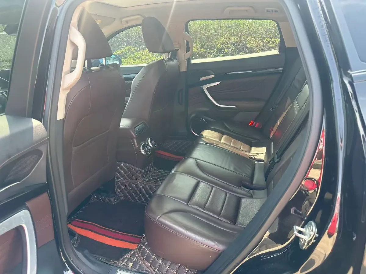 2017 WEY VV7 2.0T 234HP L4 7DCT,autocango,china used car exporter,china ev exporter,chinese used car exporter,chinese used ev exporter