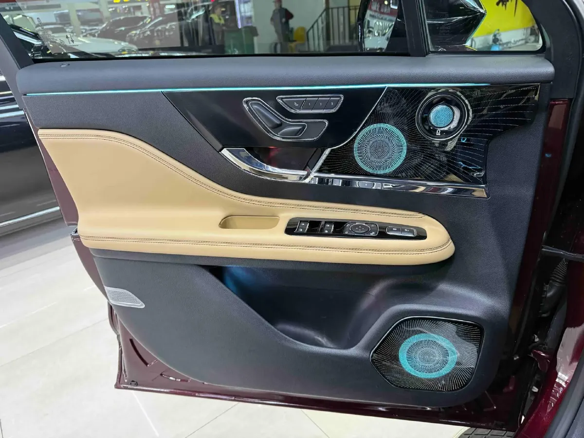 2021 Lincoln Corsair 2.0T 245HP L4 8AT,autocango,china used car exporter,china ev exporter,chinese used car exporter,chinese used ev exporter