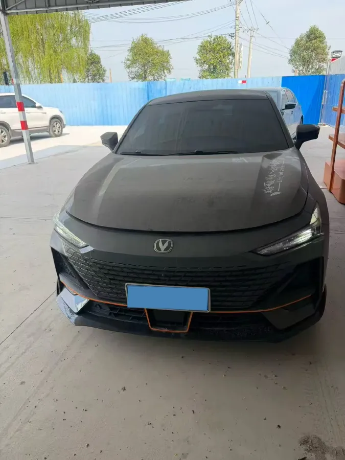 2022 ChangAn UNI-V 1.5T 188HP L4 7DCT,autocango,china used car exporter,china ev exporter,chinese used car exporter,chinese used ev exporter
