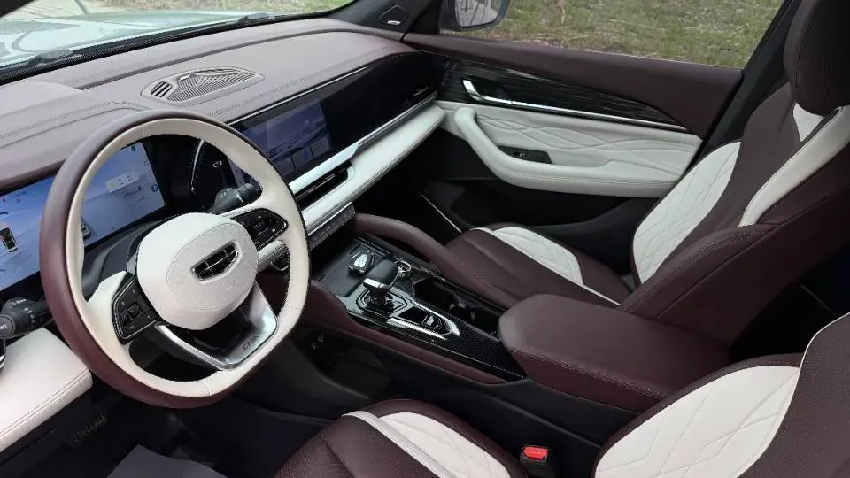 2021 Geely Monjaro 2.0T 218HP L4 7DCT,autocango,china used car exporter,china ev exporter,chinese used car exporter,chinese used ev exporter