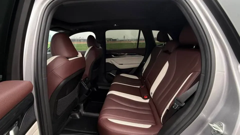 2021 Geely Monjaro 2.0T 218HP L4 7DCT,autocango,china used car exporter,china ev exporter,chinese used car exporter,chinese used ev exporter