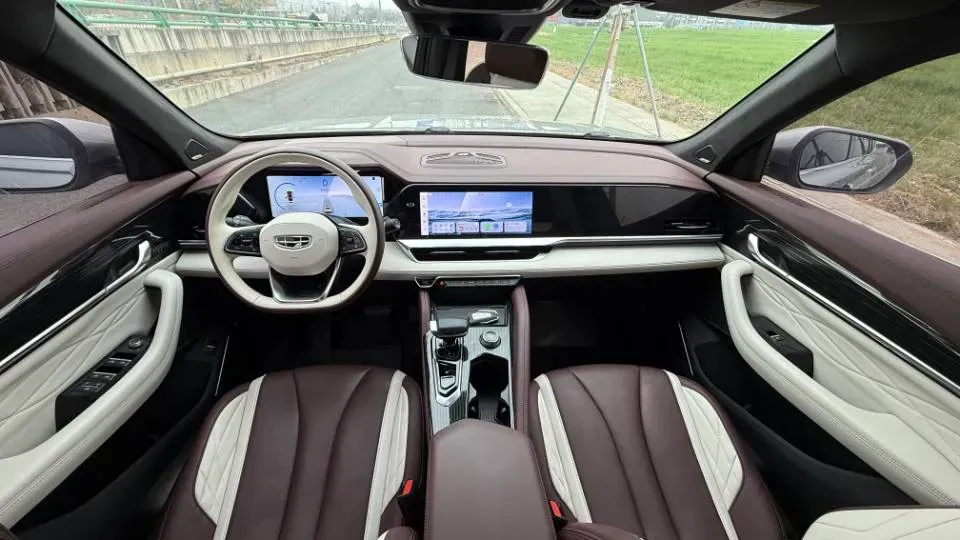 2021 Geely Monjaro 2.0T 218HP L4 7DCT,autocango,china used car exporter,china ev exporter,chinese used car exporter,chinese used ev exporter