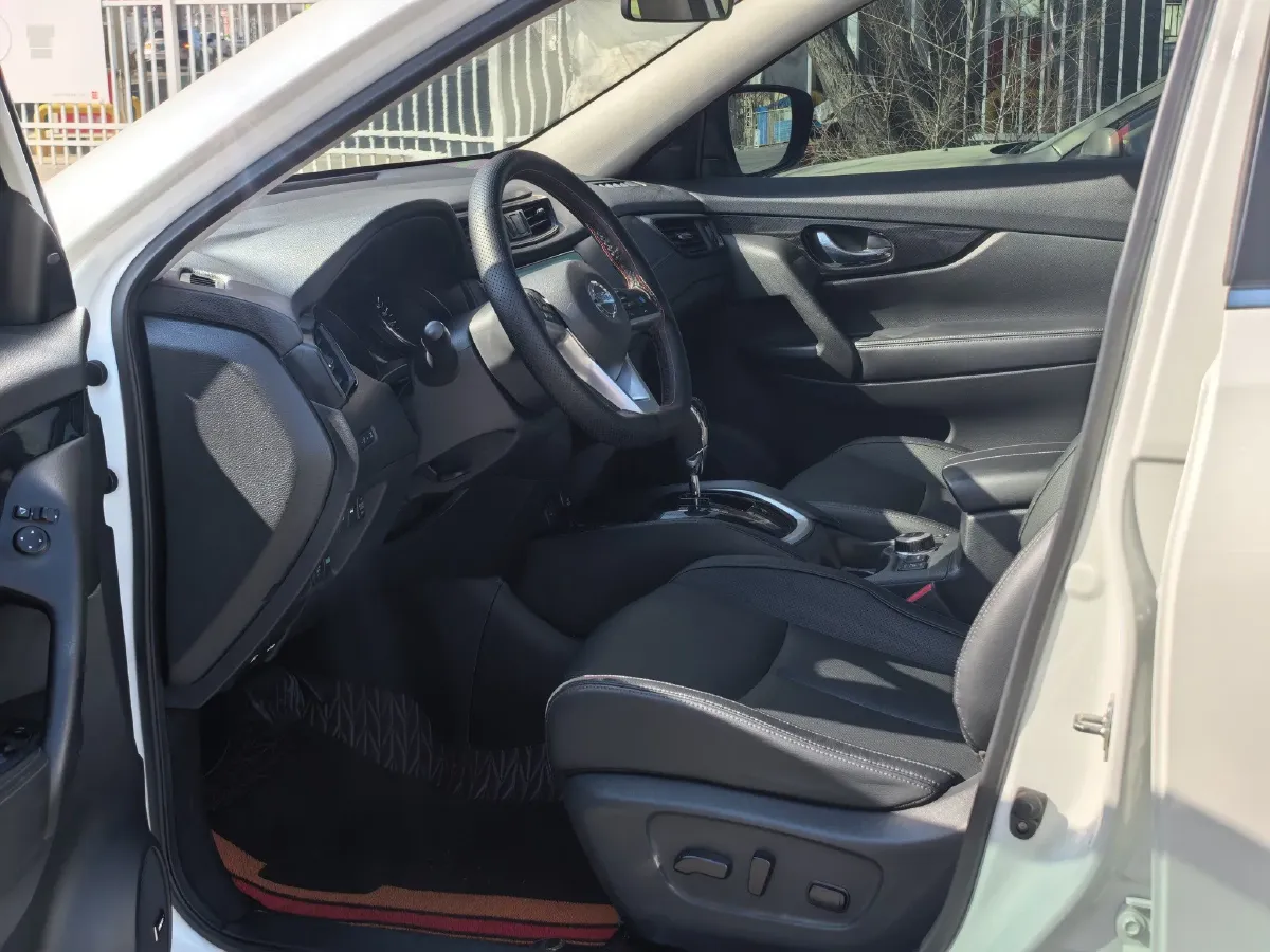 2021 Nissan X-Trail 2.5L 181HP L4 CVT,autocango,china used car exporter,china ev exporter,chinese used car exporter,chinese used ev exporter