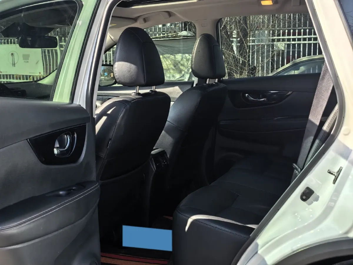 2021 Nissan X-Trail 2.5L 181HP L4 CVT,autocango,china used car exporter,china ev exporter,chinese used car exporter,chinese used ev exporter