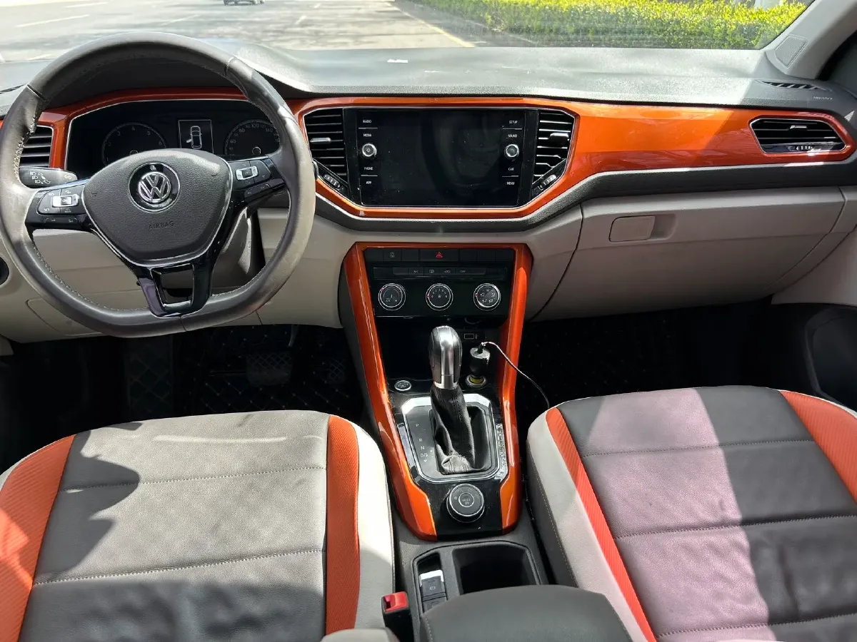 2018 Volkswagen Touran 1.4T 150HP L4 7DCT,autocango,china used car exporter,china ev exporter,chinese used car exporter,chinese used ev exporter