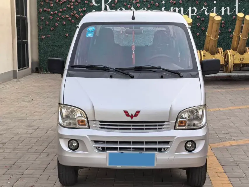 2015 WuLing ZhiGuang 1.2L 82HP L4 5MT,autocango,china used car exporter,china ev exporter,chinese used car exporter,chinese used ev exporter