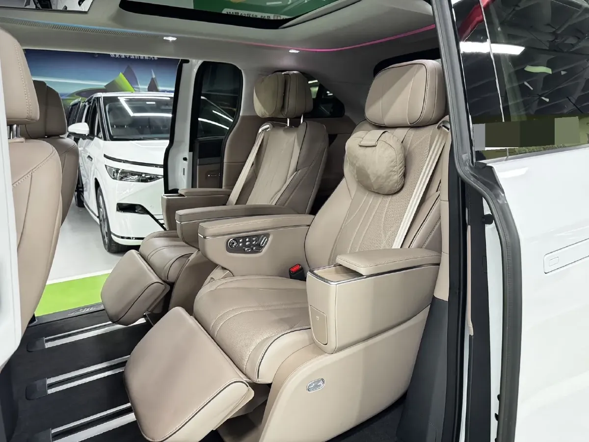 2025 Xpeng X9 BEV,autocango,china used car exporter,china ev exporter,chinese used car exporter,chinese used ev exporter