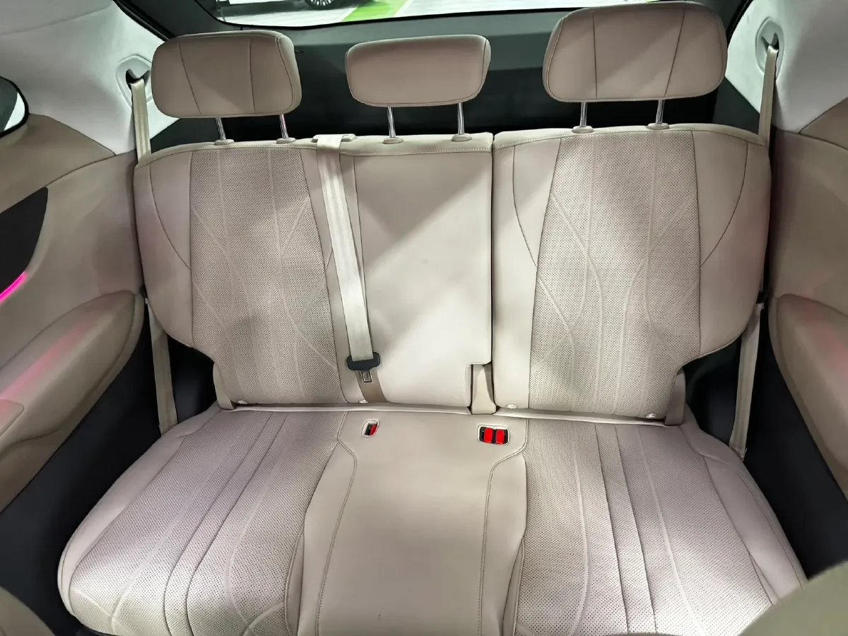 2025 Xpeng X9 BEV,autocango,china used car exporter,china ev exporter,chinese used car exporter,chinese used ev exporter