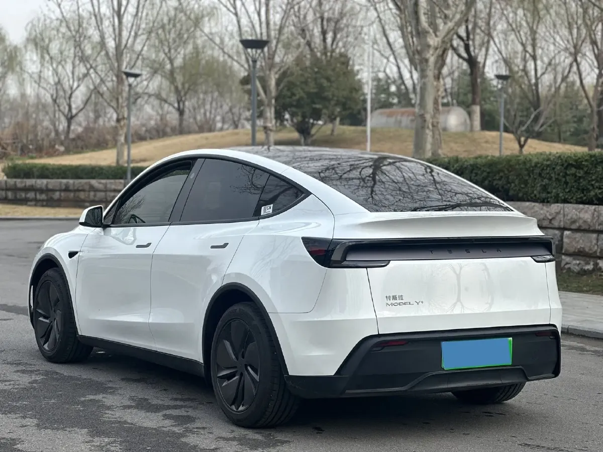 2025 Tesla Model Y BEV 78.4KWH,autocango,china used car exporter,china ev exporter,chinese used car exporter,chinese used ev exporter