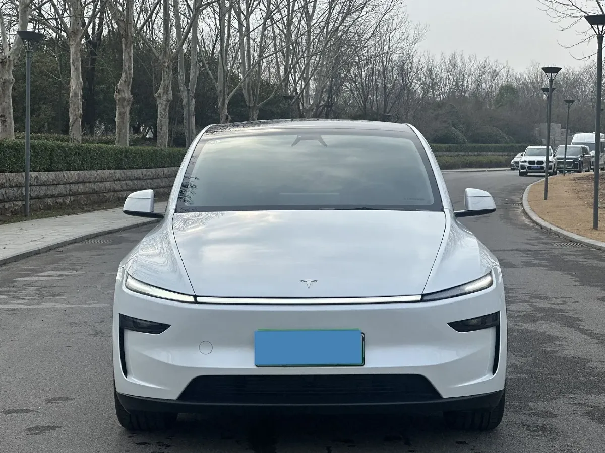 2025 Tesla Model Y BEV 78.4KWH,autocango,china used car exporter,china ev exporter,chinese used car exporter,chinese used ev exporter