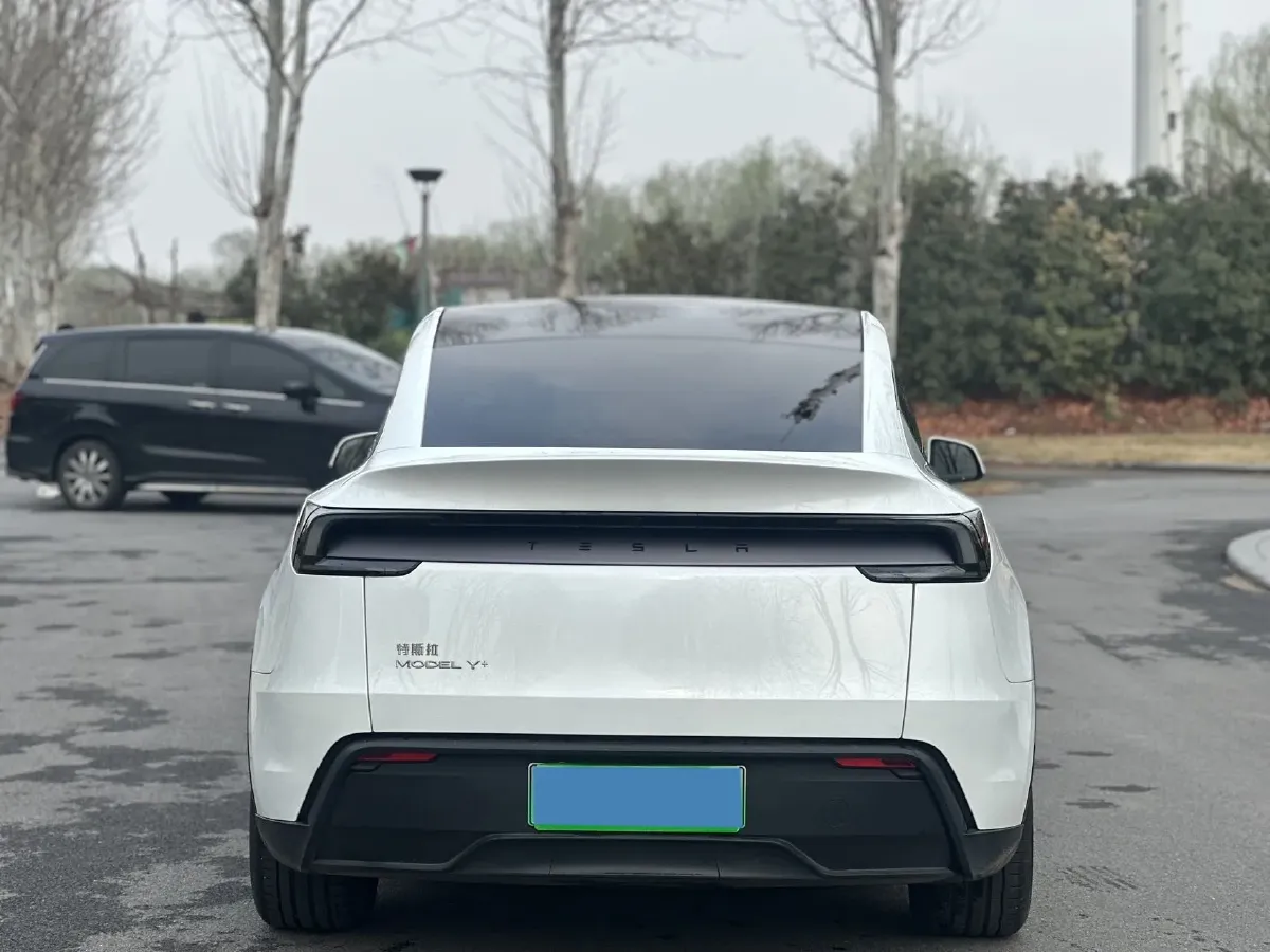 2025 Tesla Model Y BEV 78.4KWH,autocango,china used car exporter,china ev exporter,chinese used car exporter,chinese used ev exporter