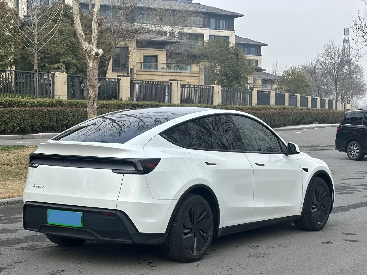 2025 Tesla Model Y BEV 78.4KWH,autocango,china used car exporter,china ev exporter,chinese used car exporter,chinese used ev exporter