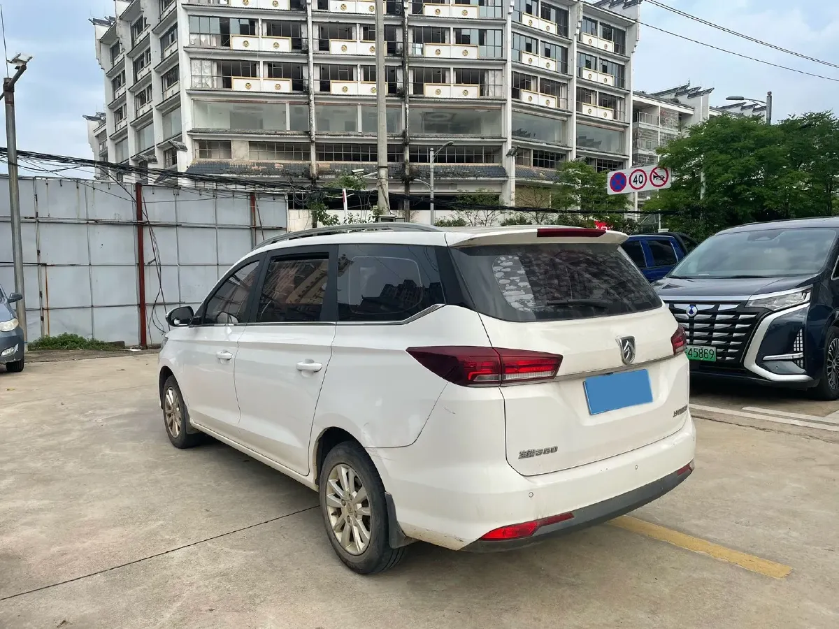 2019 BaoJun 360 1.5L 105HP L4 6MT,autocango,china used car exporter,china ev exporter,chinese used car exporter,chinese used ev exporter