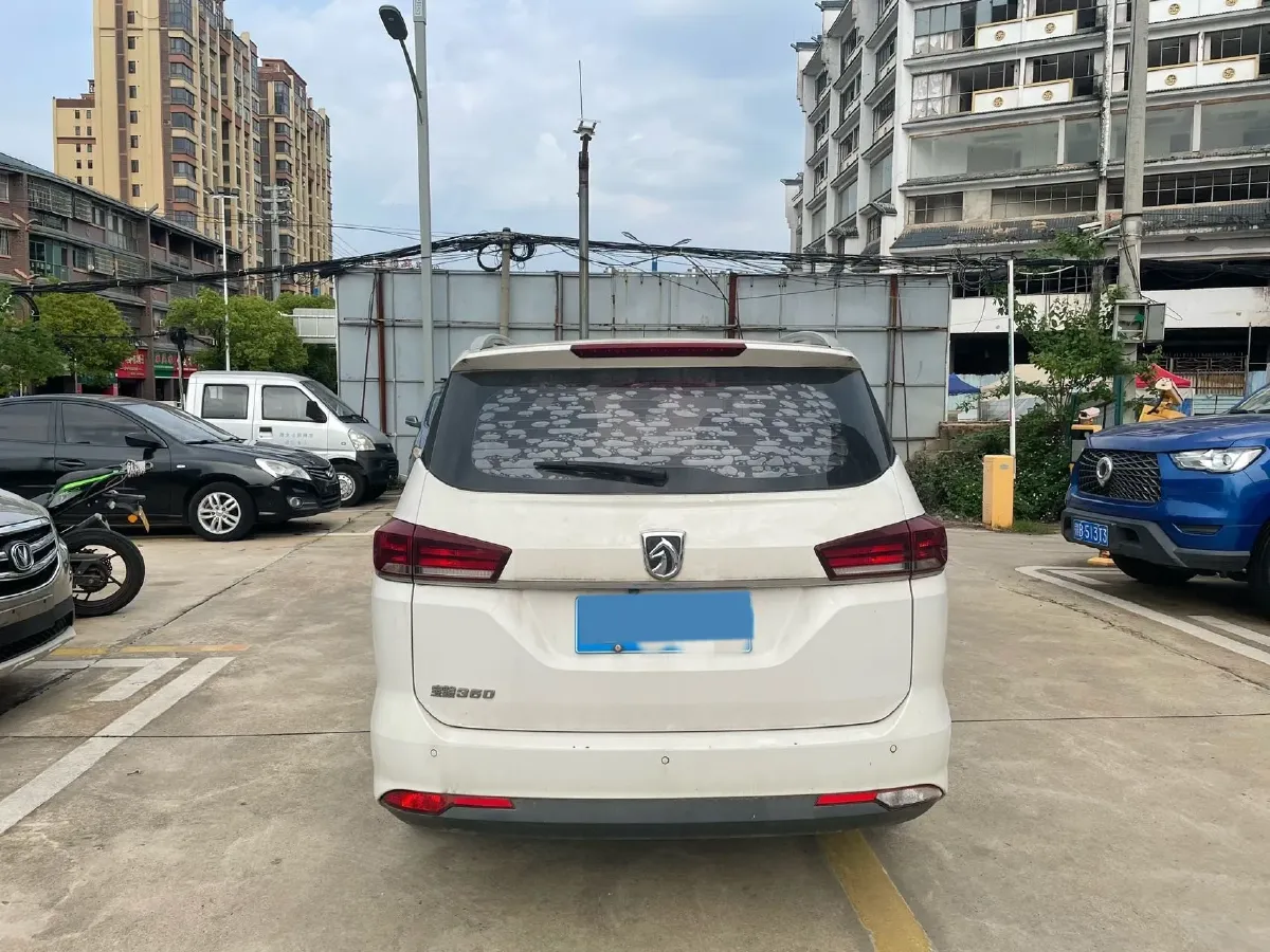 2019 BaoJun 360 1.5L 105HP L4 6MT,autocango,china used car exporter,china ev exporter,chinese used car exporter,chinese used ev exporter