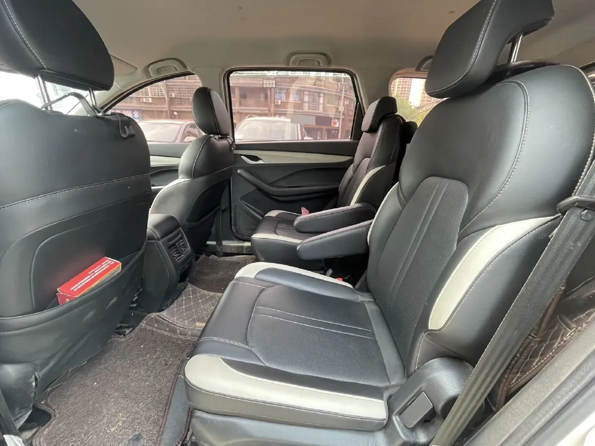 2019 BaoJun 360 1.5L 105HP L4 6MT,autocango,china used car exporter,china ev exporter,chinese used car exporter,chinese used ev exporter