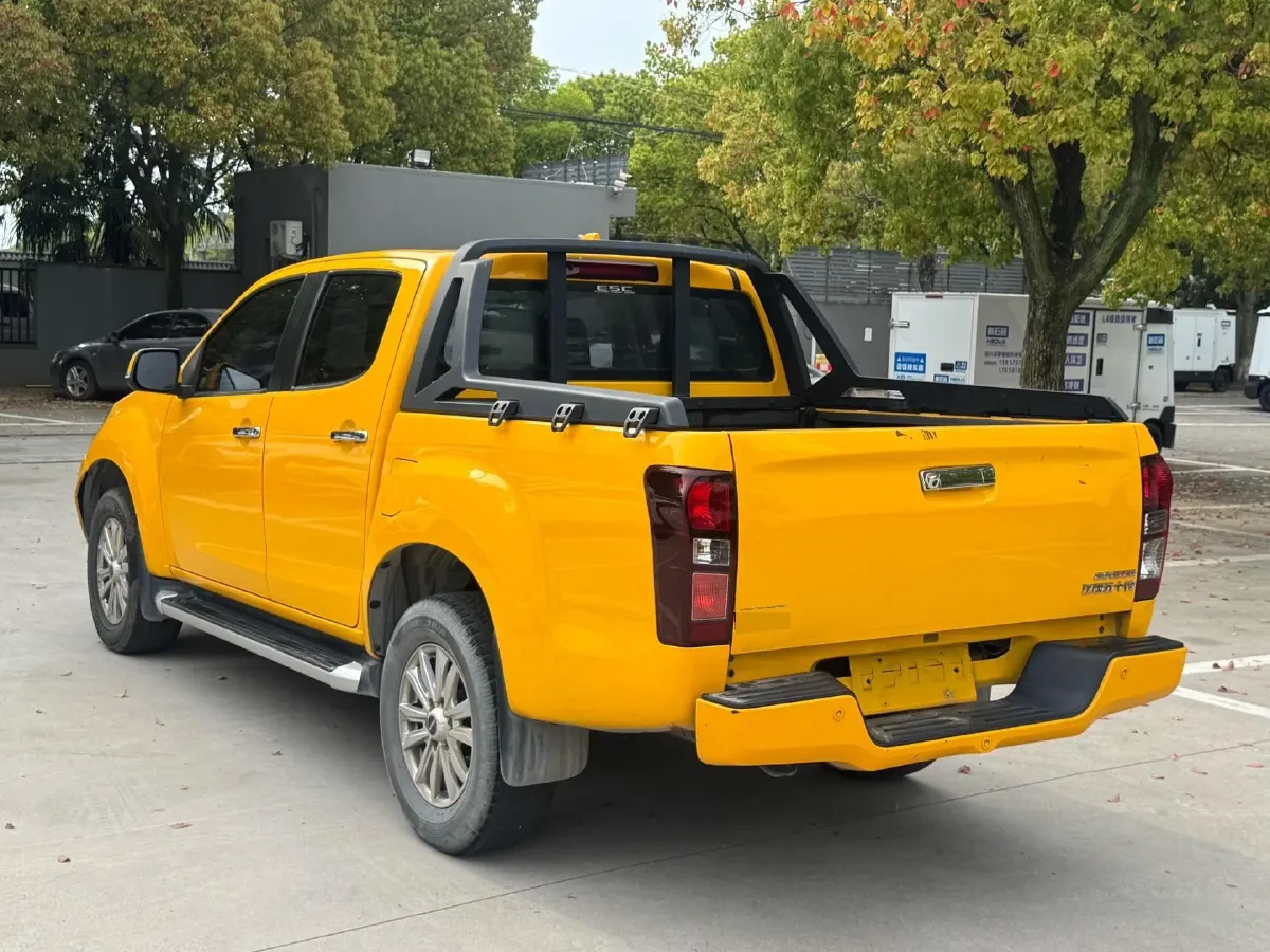 2022 Isuzu LingTuo 2.0T 220HP L4 8AT,autocango,china used car exporter,china ev exporter,chinese used car exporter,chinese used ev exporter