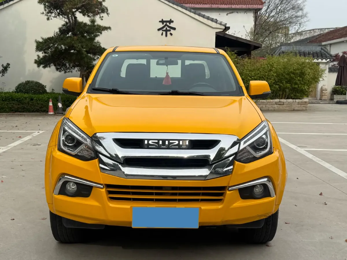 2022 Isuzu LingTuo 2.0T 220HP L4 8AT,autocango,china used car exporter,china ev exporter,chinese used car exporter,chinese used ev exporter