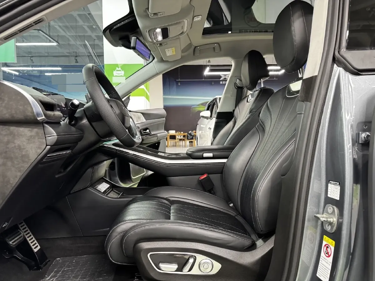 2022 Jeep Gladiator 3.6L 284HP V6 8AT,autocango,china used car exporter,china ev exporter,chinese used car exporter,chinese used ev exporter