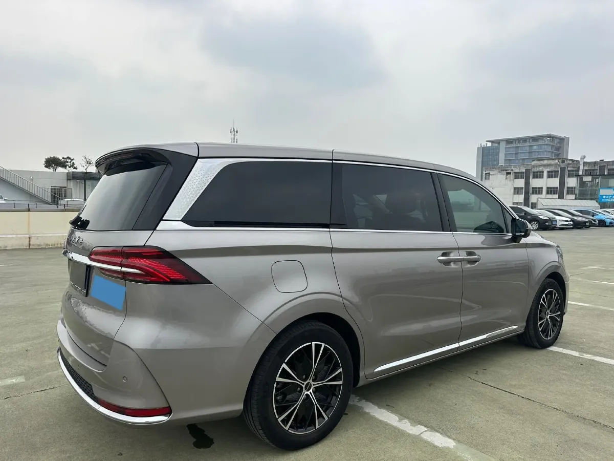 2023 Roewe iMAX8 2.0T 234HP L4 8AT,autocango,china used car exporter,china ev exporter,chinese used car exporter,chinese used ev exporter