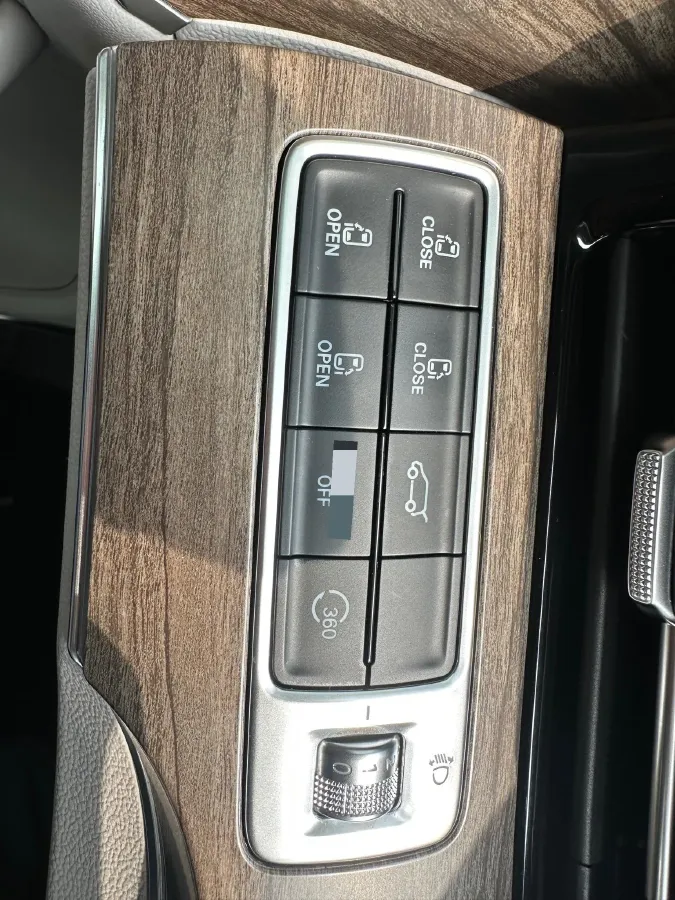 2023 Roewe iMAX8 2.0T 234HP L4 8AT,autocango,china used car exporter,china ev exporter,chinese used car exporter,chinese used ev exporter