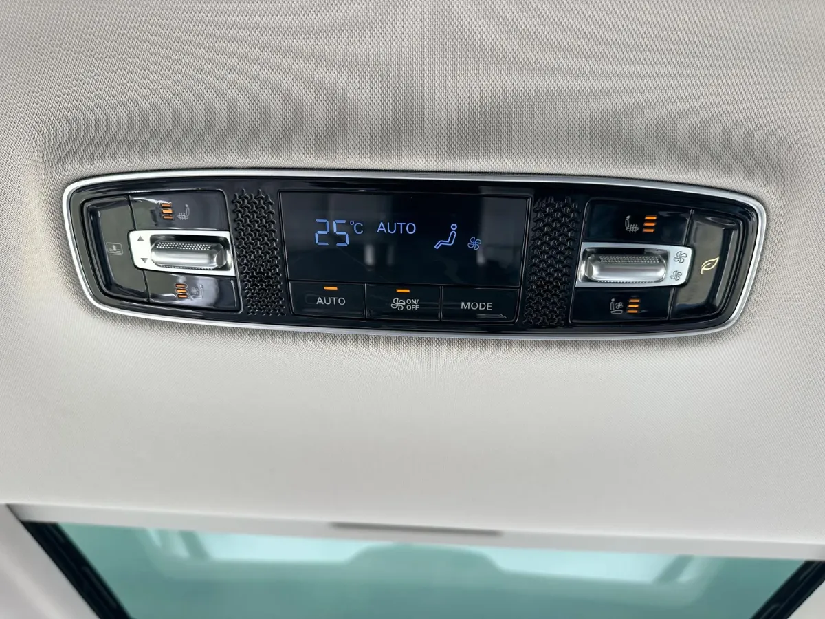 2023 Roewe iMAX8 2.0T 234HP L4 8AT,autocango,china used car exporter,china ev exporter,chinese used car exporter,chinese used ev exporter