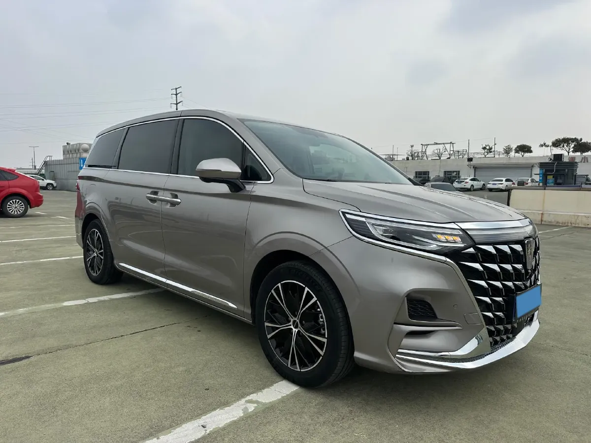 2023 Roewe iMAX8 2.0T 234HP L4 8AT,autocango,china used car exporter,china ev exporter,chinese used car exporter,chinese used ev exporter