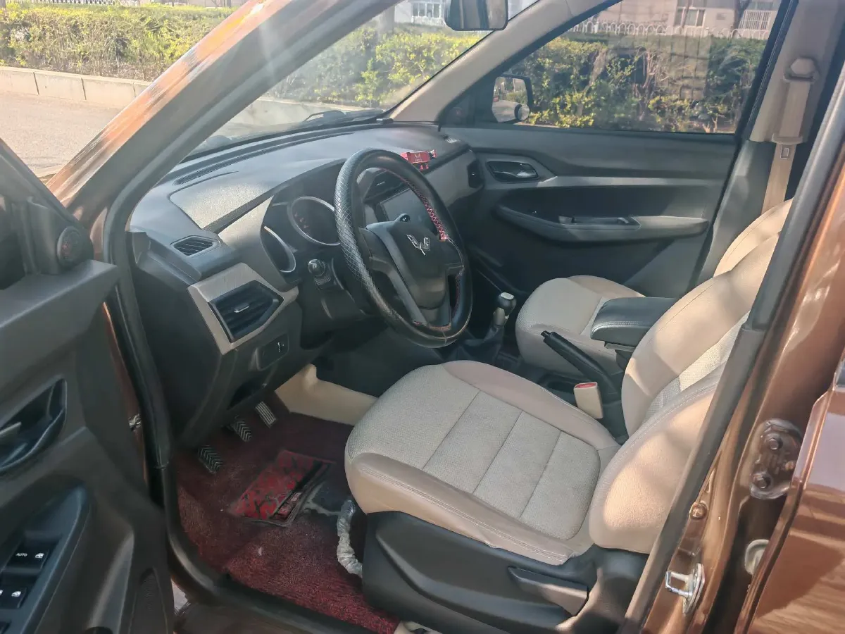 2018 WuLing HongGuang 1.5L 105HP L4 5MT,autocango,china used car exporter,china ev exporter,chinese used car exporter,chinese used ev exporter