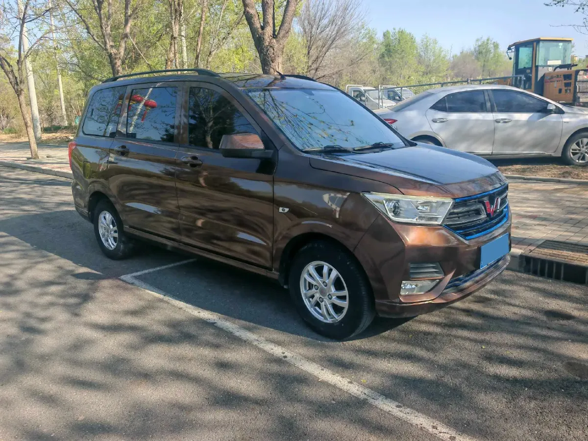 2018 WuLing HongGuang 1.5L 105HP L4 5MT,autocango,china used car exporter,china ev exporter,chinese used car exporter,chinese used ev exporter