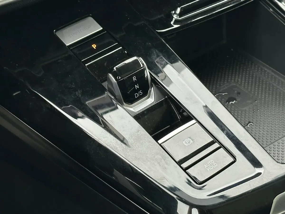 2022 Volkswagen Talagon 2.0T 220HP L4 7DCT,autocango,china used car exporter,china ev exporter,chinese used car exporter,chinese used ev exporter