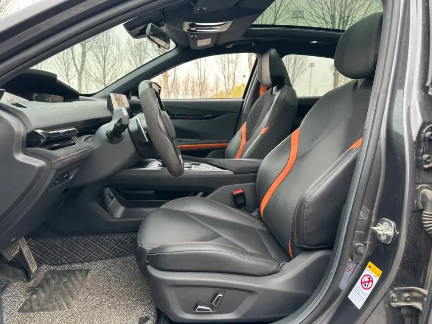 2022 ChangAn UNI-V 1.5T 188HP L4 7DCT,autocango,china used car exporter,china ev exporter,chinese used car exporter,chinese used ev exporter