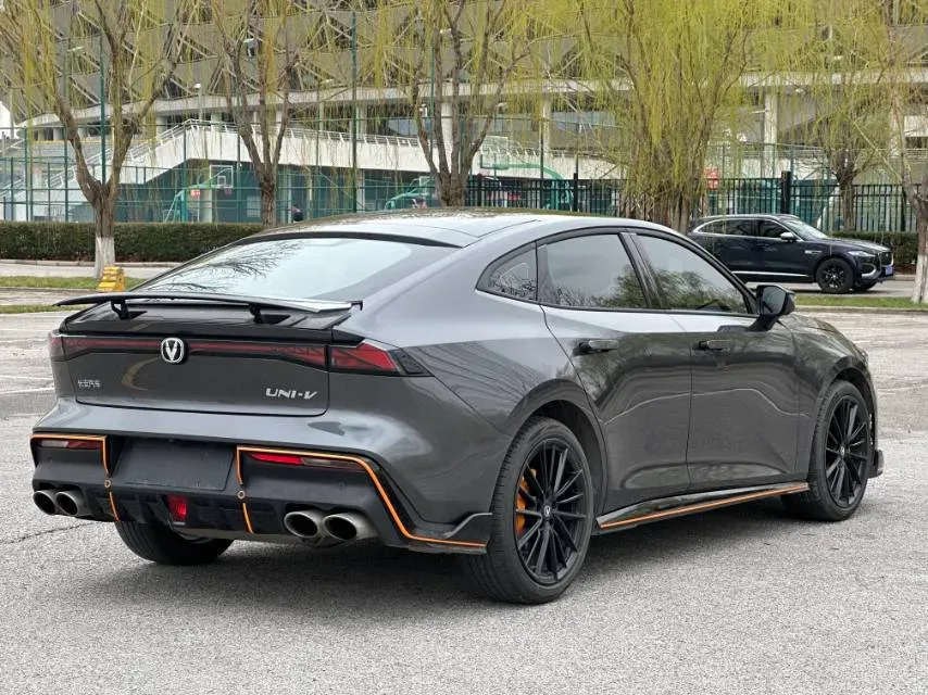 2022 ChangAn UNI-V 1.5T 188HP L4 7DCT,autocango,china used car exporter,china ev exporter,chinese used car exporter,chinese used ev exporter