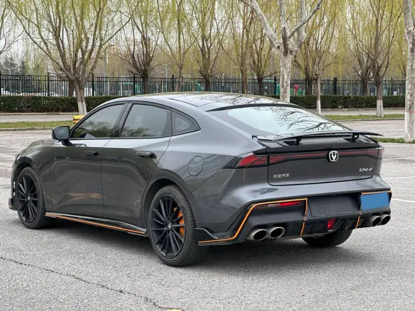 2022 ChangAn UNI-V 1.5T 188HP L4 7DCT,autocango,china used car exporter,china ev exporter,chinese used car exporter,chinese used ev exporter