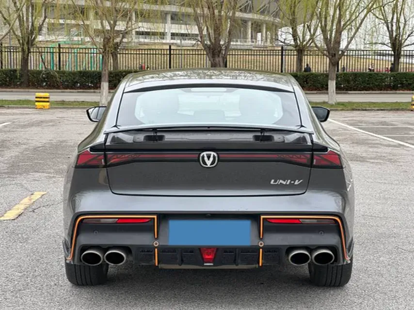 2022 ChangAn UNI-V 1.5T 188HP L4 7DCT,autocango,china used car exporter,china ev exporter,chinese used car exporter,chinese used ev exporter