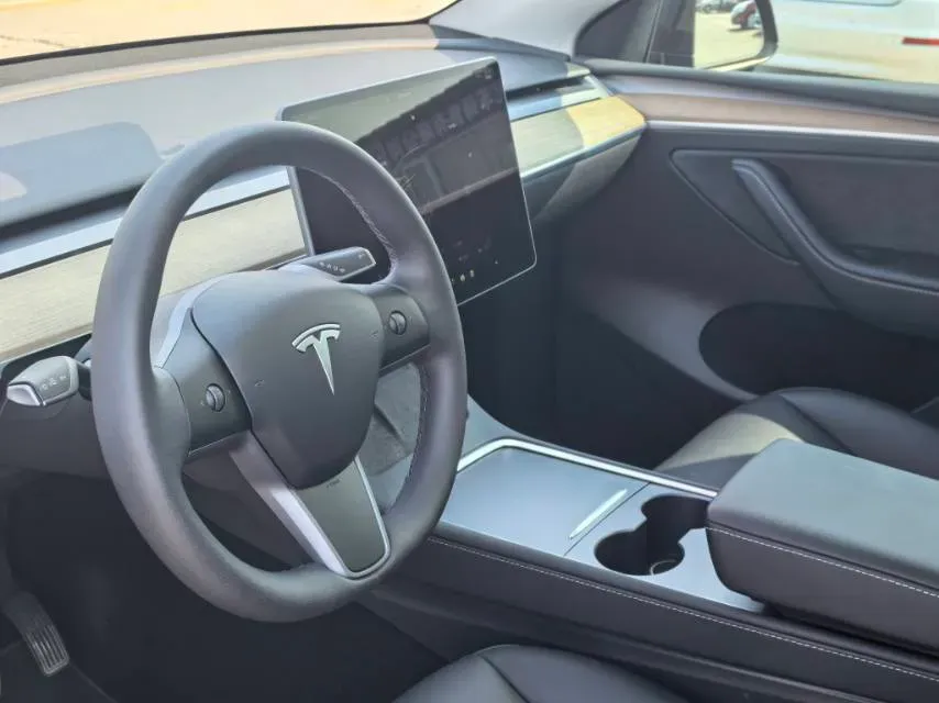 2022 Tesla Model Y BEV 60KWH,autocango,china used car exporter,china ev exporter,chinese used car exporter,chinese used ev exporter
