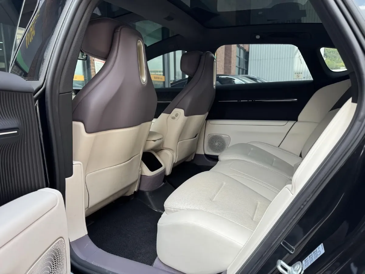 2026 Avatr 12 1.5T 156HP L4 REEV,autocango,china used car exporter,china ev exporter,chinese used car exporter,chinese used ev exporter