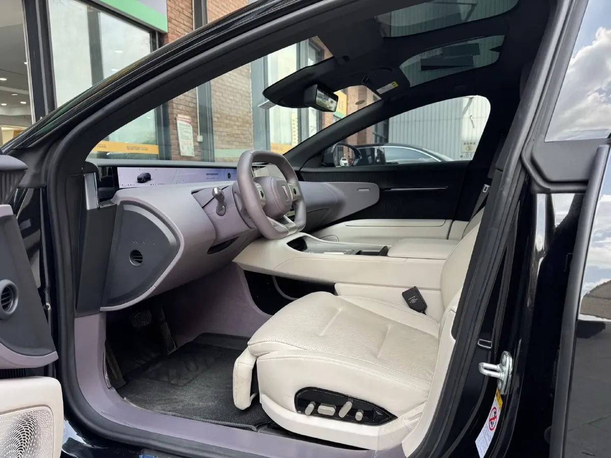 2026 Avatr 12 1.5T 156HP L4 REEV,autocango,china used car exporter,china ev exporter,chinese used car exporter,chinese used ev exporter