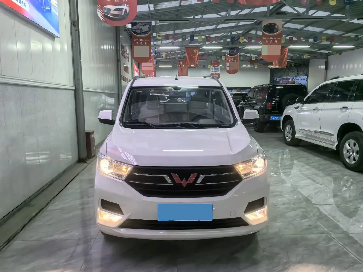 2021 WuLing HongGuang 1.5L 99HP L4 6MT,autocango,china used car exporter,china ev exporter,chinese used car exporter,chinese used ev exporter
